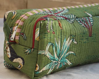Green Jungle print Dyson Airwrap/Airstrait Bag: Quilted Travel Hair Tool Case Organizer