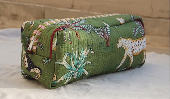 Green Jungle print Dyson Airwrap/Airstrait Bag: Quilted Travel Hair Tool Case Organizer