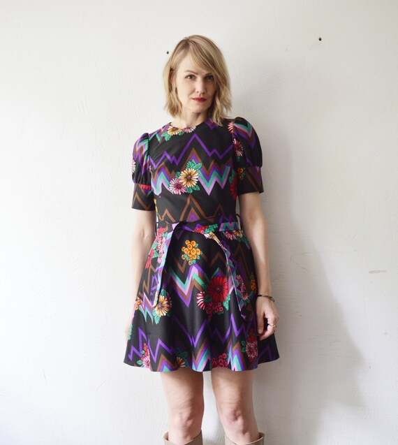 60s 70s black bright psychedelic floral print sho… - image 3