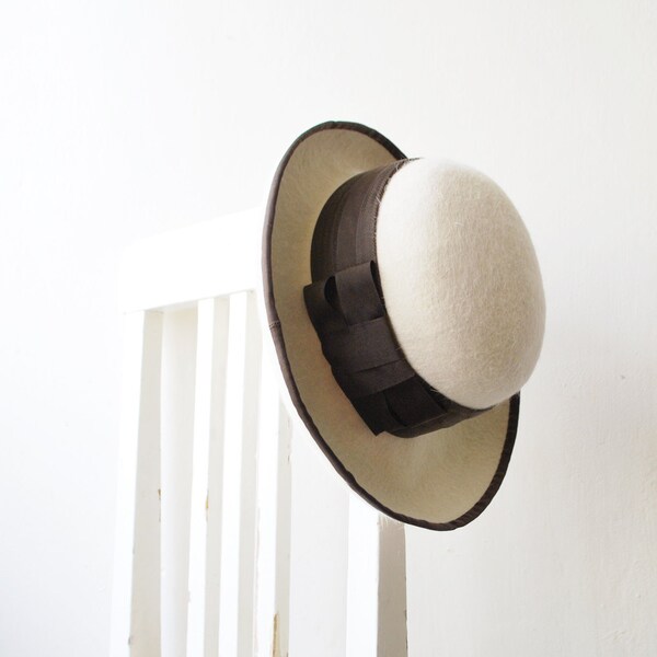 Vintage cream WOOL hat. round brim hat with chocolate ribbon bow