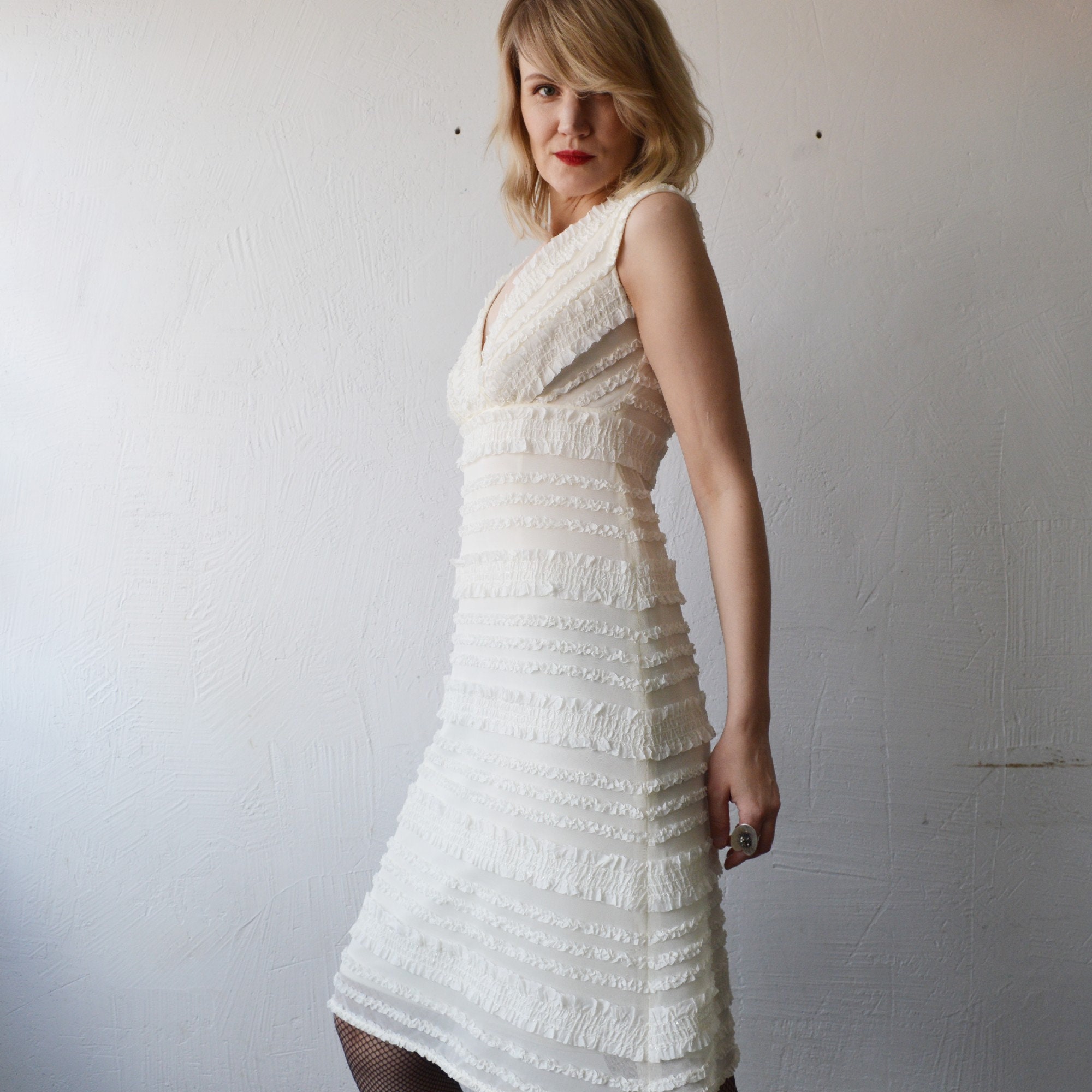 90s Vintage TADASHI Dress. Cream White Textured Sleeveless