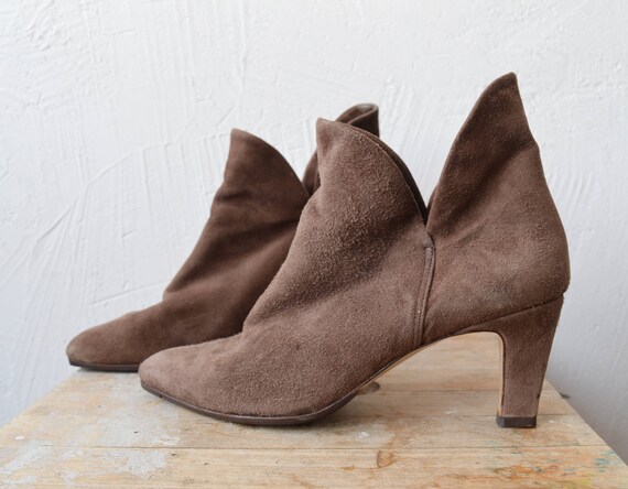 80s 90s taupe brown Italian heeled taupe beige su… - image 2