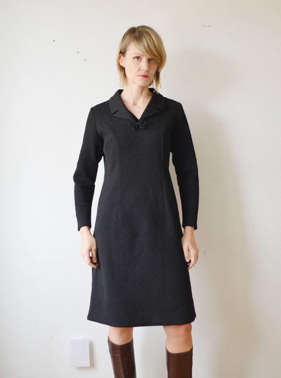 60s style midi dress 60s Simple Black Crimplene Midi Dress - M / L