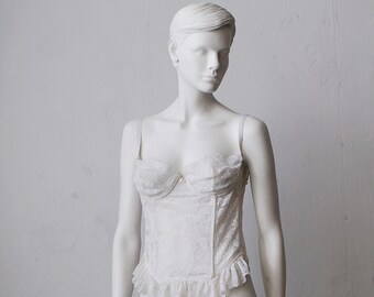 SALE...70s 80s white lace bustier. bridal lingerie - medium, C or D cup