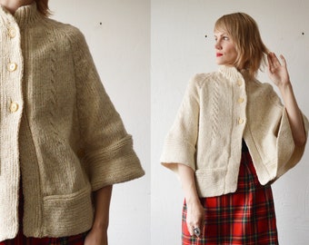 70s 80s short pastel oatmeal knit wool cape. button front cape coat - medium