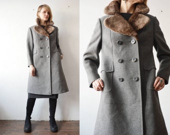 Manteau croisé en laine grise des années 70 avec col en fourrure douce - grand, xl