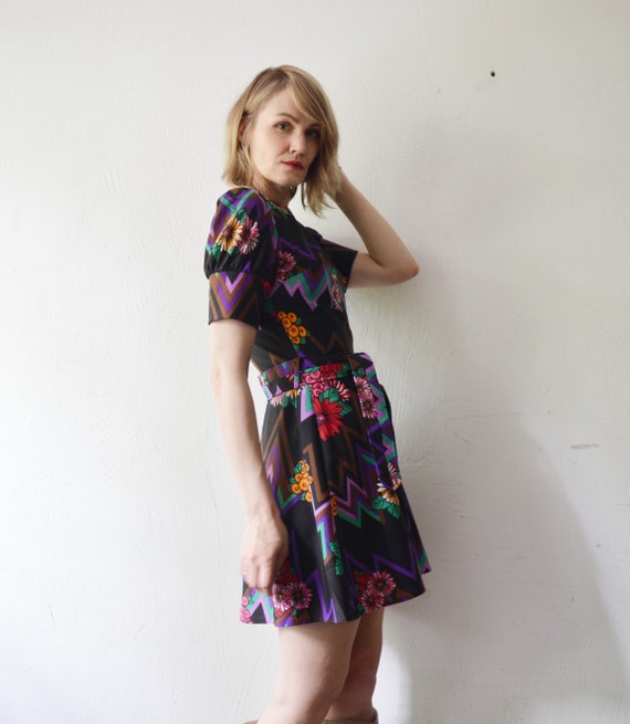 60s 70s black bright psychedelic floral print sho… - image 4
