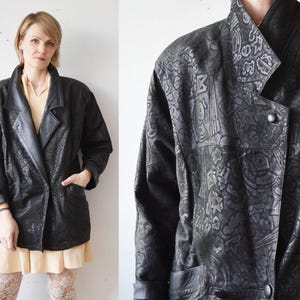 Vintage 80s oversized avantgarde black leather jacket. double breasted textured leather blazer - large