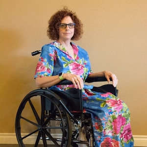 Indigo Blue Wheelchair friendly Zip-Front Collared Housecoat for Elderly People - Larg Fuchsia Floral Blossom Pattern