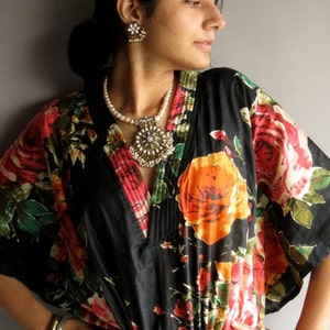 Kaftan Black Roses - Vestido longo perfeito, roupa de praia, roupão de spa, ótimo presente de Natal, Dia dos Namorados, aniversário ou aniversário