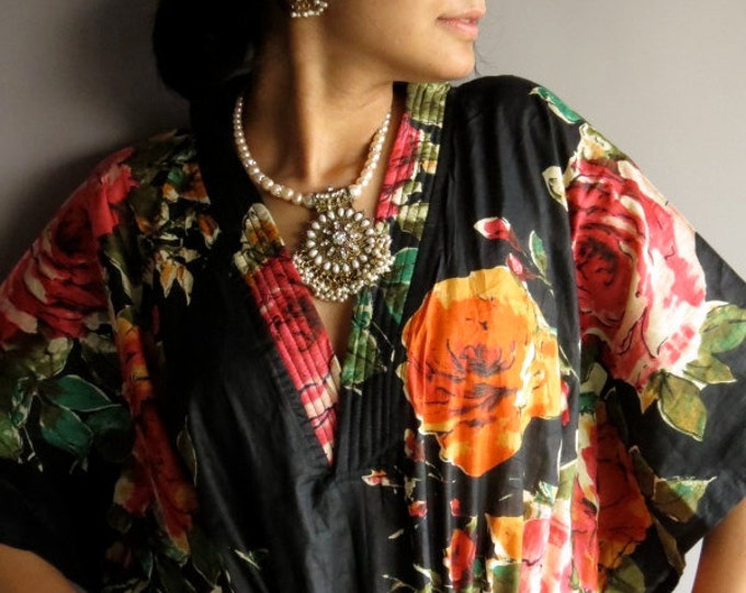 ROUND NECK KAFTAN CROWNED ROSES
