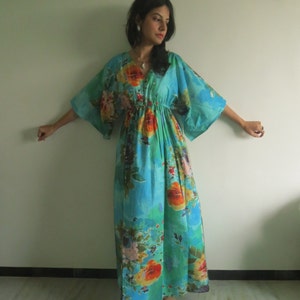 Women's Pleated Ombre Red Butterfly Sleeves Kaftan Midi Dress