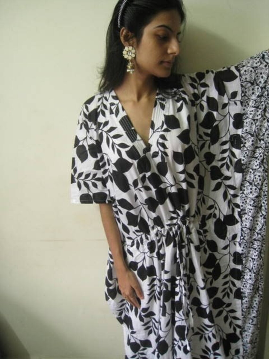 kaftan black and white