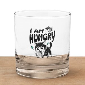 Funny Whiskey Rocks Glass with Hungry Cat and Fish Art – Gift for Cat Lovers and Whiskey Fans – Perfect for Home Bar and Cocktail Enthusiast