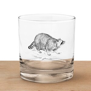Etched Raccoon Whiskey Glass - Wildlife Barware, Unique Gift for Animal Lovers, Nature-Inspired Glassware, Rustic Whiskey Tumbler