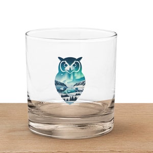 Northern Lights Owl Whiskey Glass - Aurora Borealis Arctic Landscape Tumbler - Unique Gift for Whiskey Lovers - Winter Night Sky Drinkware