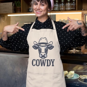 Cowdy Apron for Women Gifts, Funny Farm Animal Kitchen Gift for Mom, Western Cooking Apron with Cowboy Cow