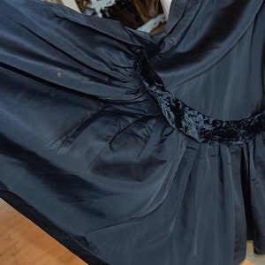 Late 1940s Black Taffeta Ball Gown image 7