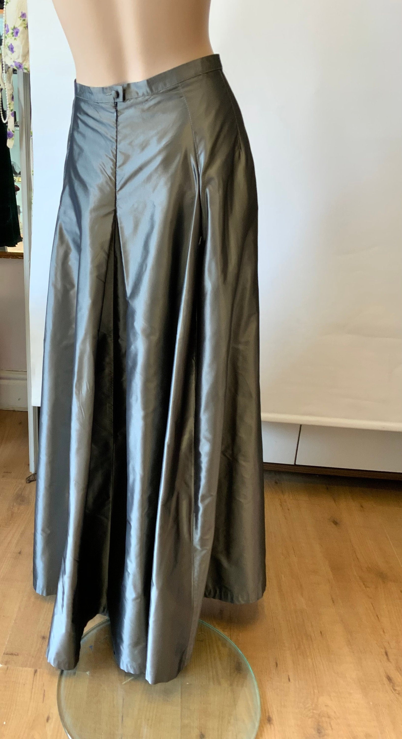 1990s Pianoforte Di Max Mara, Gunmetal Grey Silk Evening Skirt 28