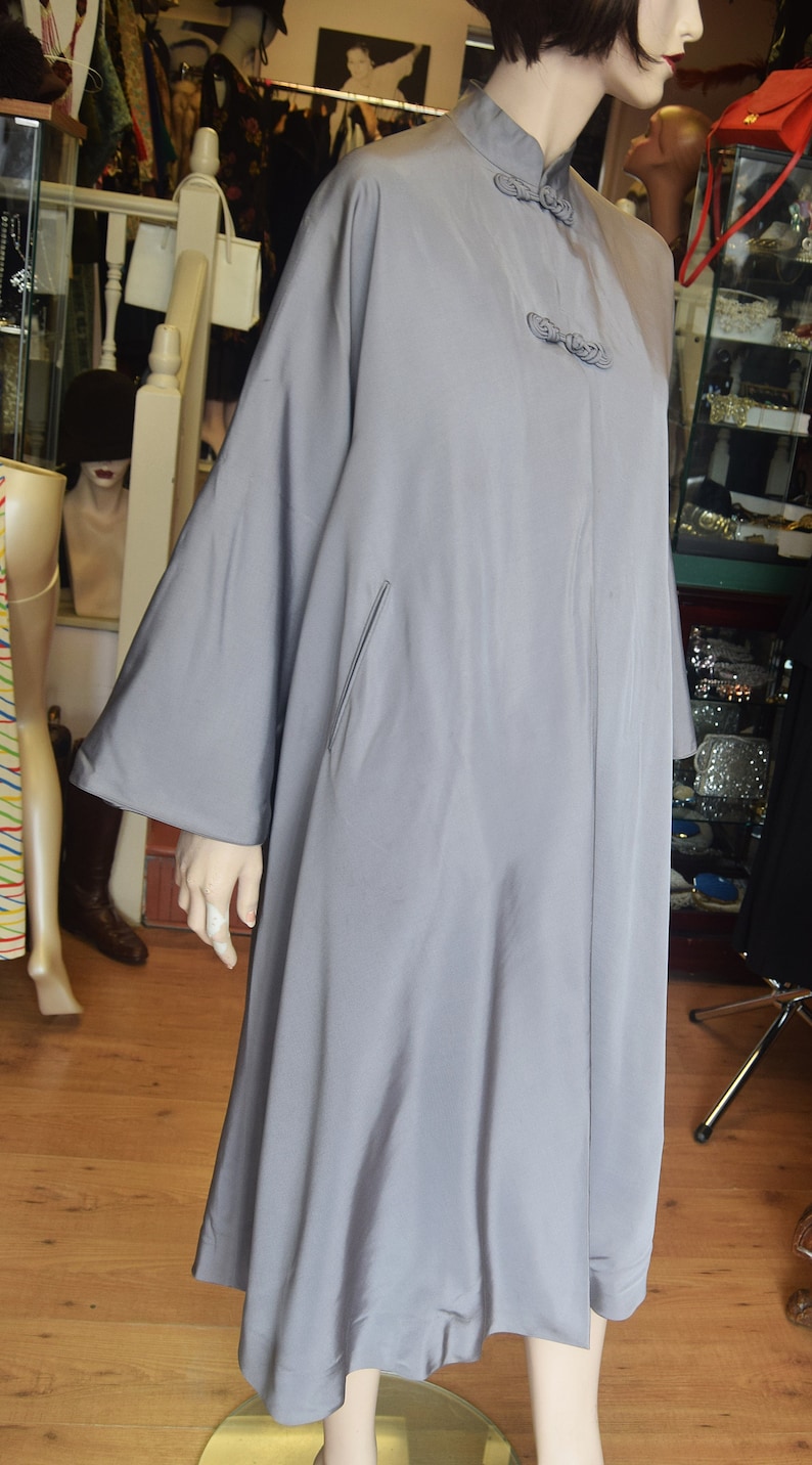 1940/'s Chinese Swing Coat in a mauve grey grosgrain.