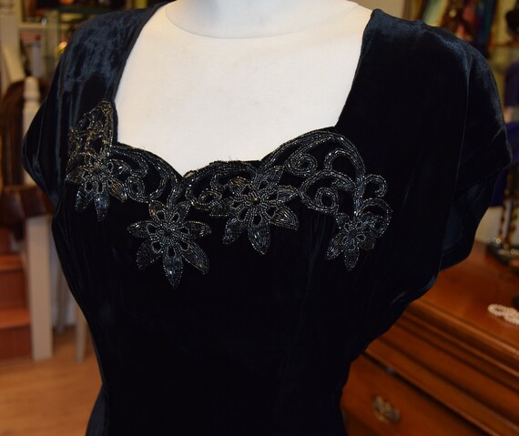 1940's Black Velvet Gown 36 bust 26" waist