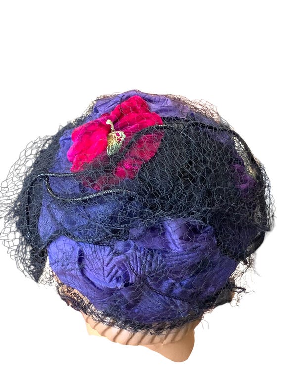 SPLENDID 1950\'s HAT MADE OF MULTICOLORED FABRIC \