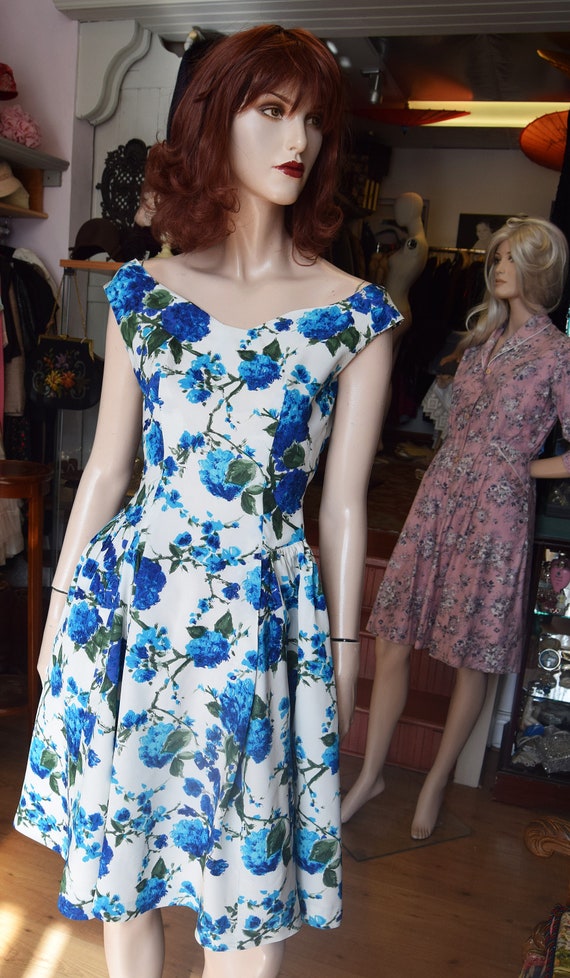 Late 1950s Cold Rayon Floral Dress 36" bust 26" wa