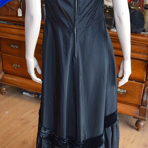 Late 1940s Black Taffeta Ball Gown image 3