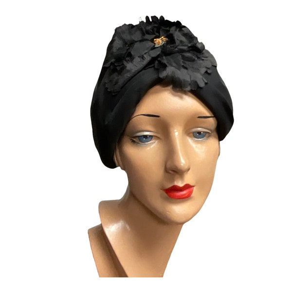 Sombrero alto estilo turbante de la década de 1950