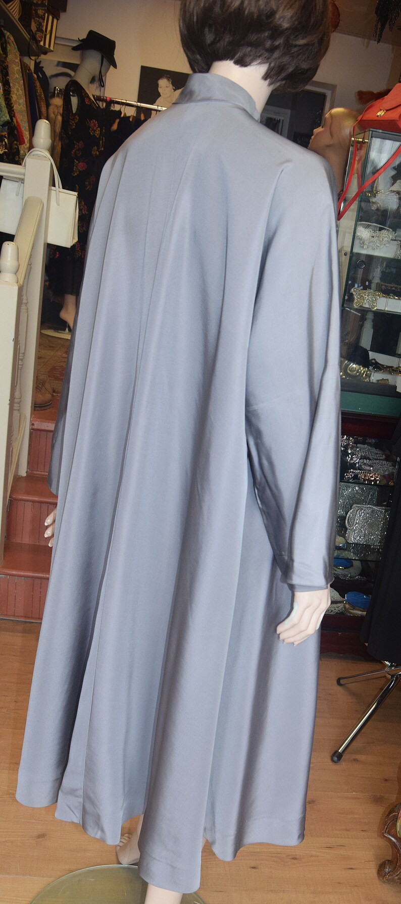 1940/'s Chinese Swing Coat in a mauve grey grosgrain.
