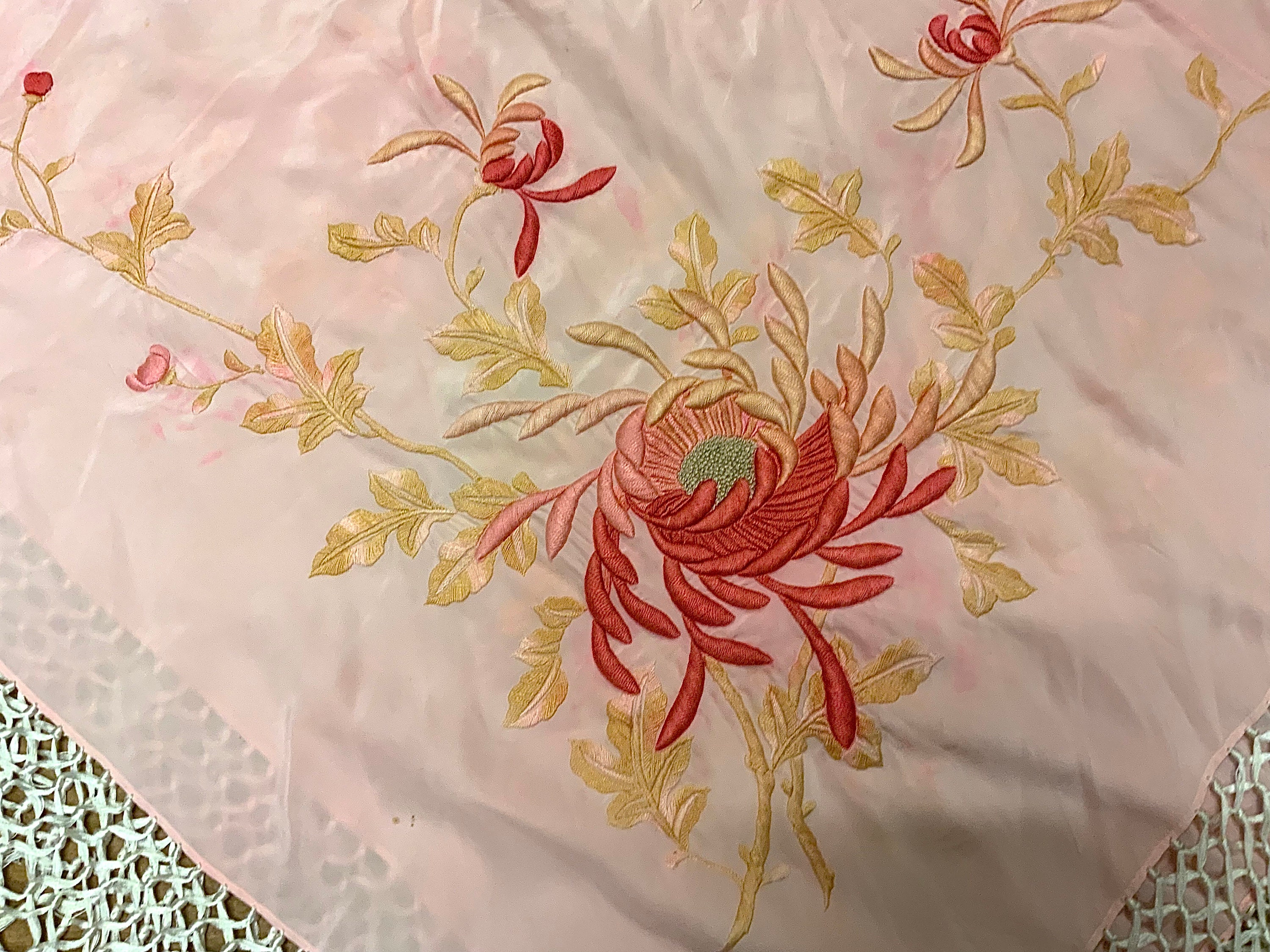 Incredible 1920s silk embroidered shawl slightly wounded