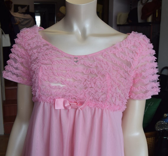 1950's Pink Empire Line, Ruffle Trim Nightdrress 3