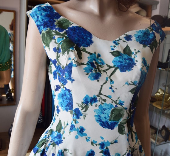Late 1950s Cold Rayon Floral Dress 36" bust 26" wa