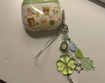 Funda para AirPods con diseño de oso y trébol verde, funda para auriculares Bluetooth con diseño de dibujos animados / Compatible con AirPods 1, 2 y Pro 2, regalo para mujer