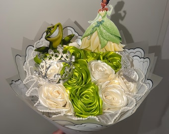 Boeket van de Eeuwige Rozen van Prinses Tiana. Ramo Buchon. Cadeau voor stellen ter gelegenheid van jubilea, verjaardagen en Valentijnsdag.