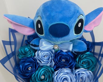 Pluche boeket met eeuwige rozen van Stitch, Ramo Buchon, cadeau voor stellen voor een jubileum, verjaardag, Moederdag of Valentijnsdag.