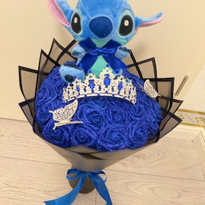 Stitch - Plush Eternal Rose Bouquet. Glitter Roses. Gift for couples for anniversaries, birthdays, and Valentine's Day. Standfuß