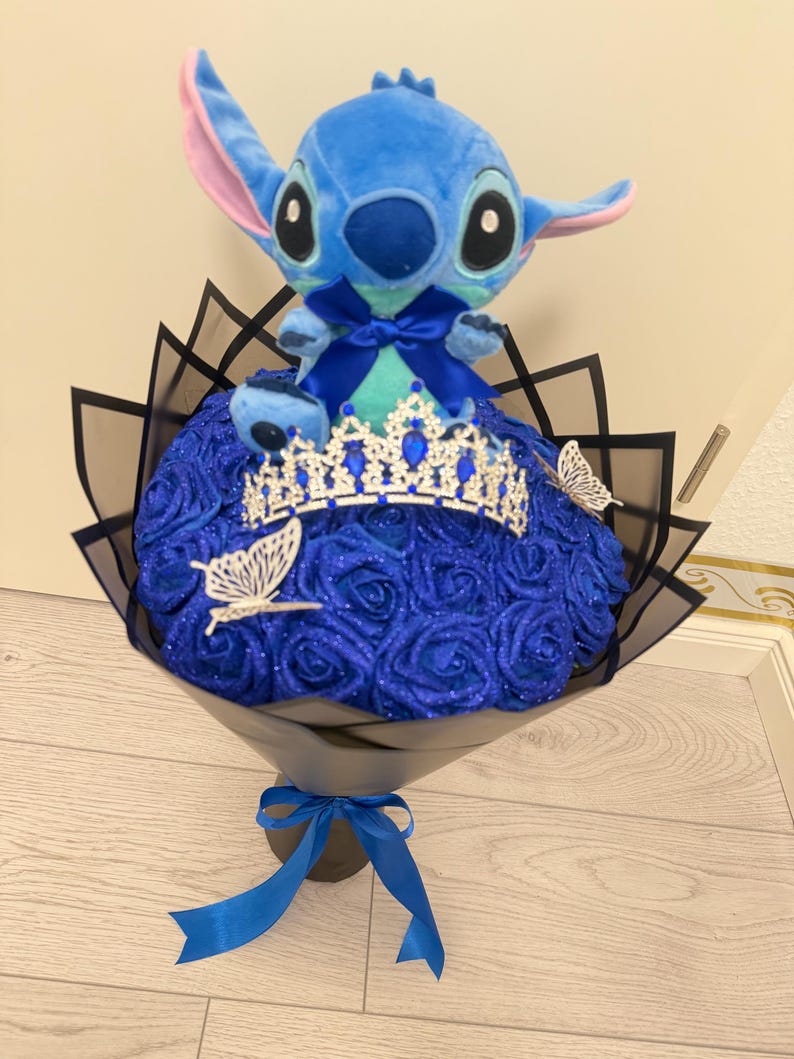 Stitch - Plush Eternal Rose Bouquet. Glitter Roses. Gift for couples for anniversaries, birthdays, and Valentine's Day. Standfuß