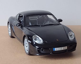 MAISTO 1:18 Scale Model Car of Black Porsche Cayman S 11228