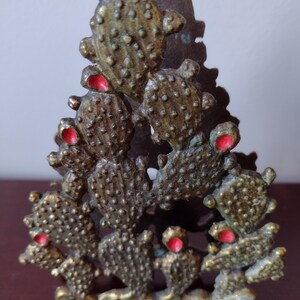 Servilletero / portacartas de metal de latón con forma de cactus de Jerusalén