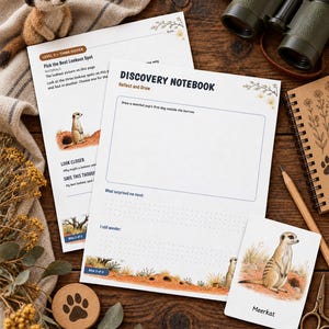 K&ouml;nnte beinhalten: Zwei wei&szlig;e Papierb&ouml;gen mit dem Titel Discovery Notebook mit Aufforderungen zum Nachdenken und Zeichnen des ersten Tages eines Erdm&auml;nnchen-Welpen au&szlig;erhalb des Baus. Die Seiten zeigen Illustrationen von Erdm&auml;nnchen in einem W&uuml;stenlebensraum.