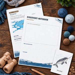 Puede incluir: Una hoja de actividades Discovery Notebook con una ilustraci&oacute;n de narval, una tarjeta a juego, una figura de fieltro, binoculares de madera y un l&aacute;piz. El cuaderno incluye secciones para dibujar y escribir sobre la fauna &aacute;rtica.