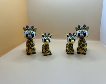 Jiggle Pet - Giraffe |  Flexible Fidget Toy | Cute Poseable Collectible Safari/Zoo Animal | Desk Pet | Gift for Kids & Adult