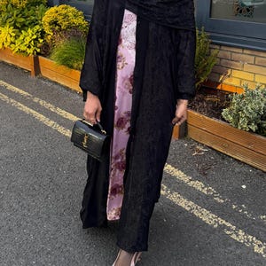 Layali Luxury Black Open Abaya with Scarf - Elegant Floral Embroidery Chiffon Dress - Modest Muslim Women’s Evening Wear with Gemstone zdjęcie 9