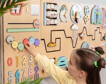 Brinquedo de parede educacional com luzes para aprendizagem e desenvolvimento precoce, parede sensorial durável para crianças, quadro de atividades