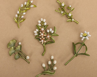 Personalized birthday flower brooch, vintage enamel flower brooch, flower brooch, vintage brooch, wedding brooch, birthday gift for her