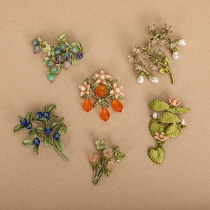 Austria fruit brooch - Etsy 日本