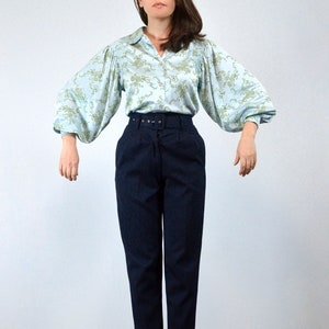 1970s Novelty Print Blouse, S to M | Draped Peasant Sleeve Button Up Collared Long Sleeve Top