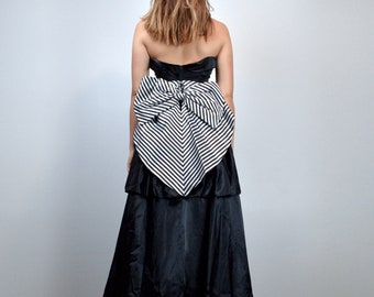 80s Black White Strapless Dress Bow Back Satin Party Dress Ball Gown Black Full Floor Length Prom Dress Jessica McClintock - Extra Small XXS