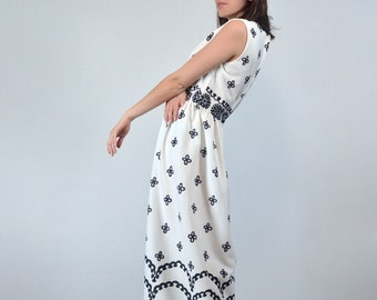 1970s White Maxi Dress, M